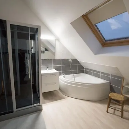 Holiday home Grand Loft Design Avec Piscine Prox Futuroscope